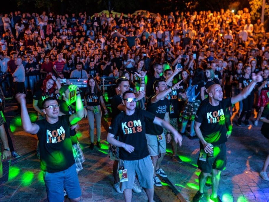 Dodji na amfi foto V Keser