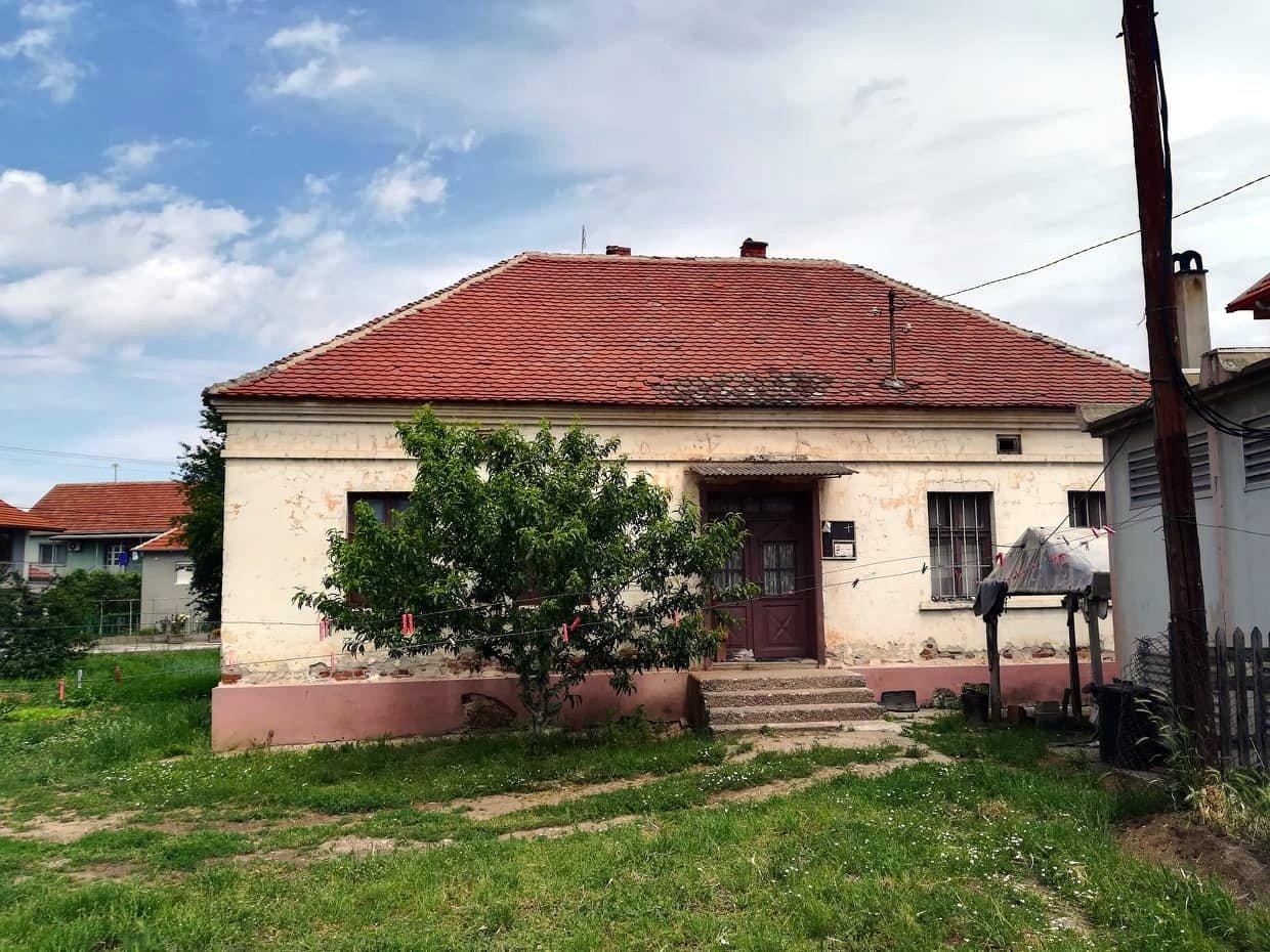 Pronađen privremeni dom za porodicu koja se iseljava zbog gradnje vrtića 1 Stara skola Novo Selo1 foto JV J A