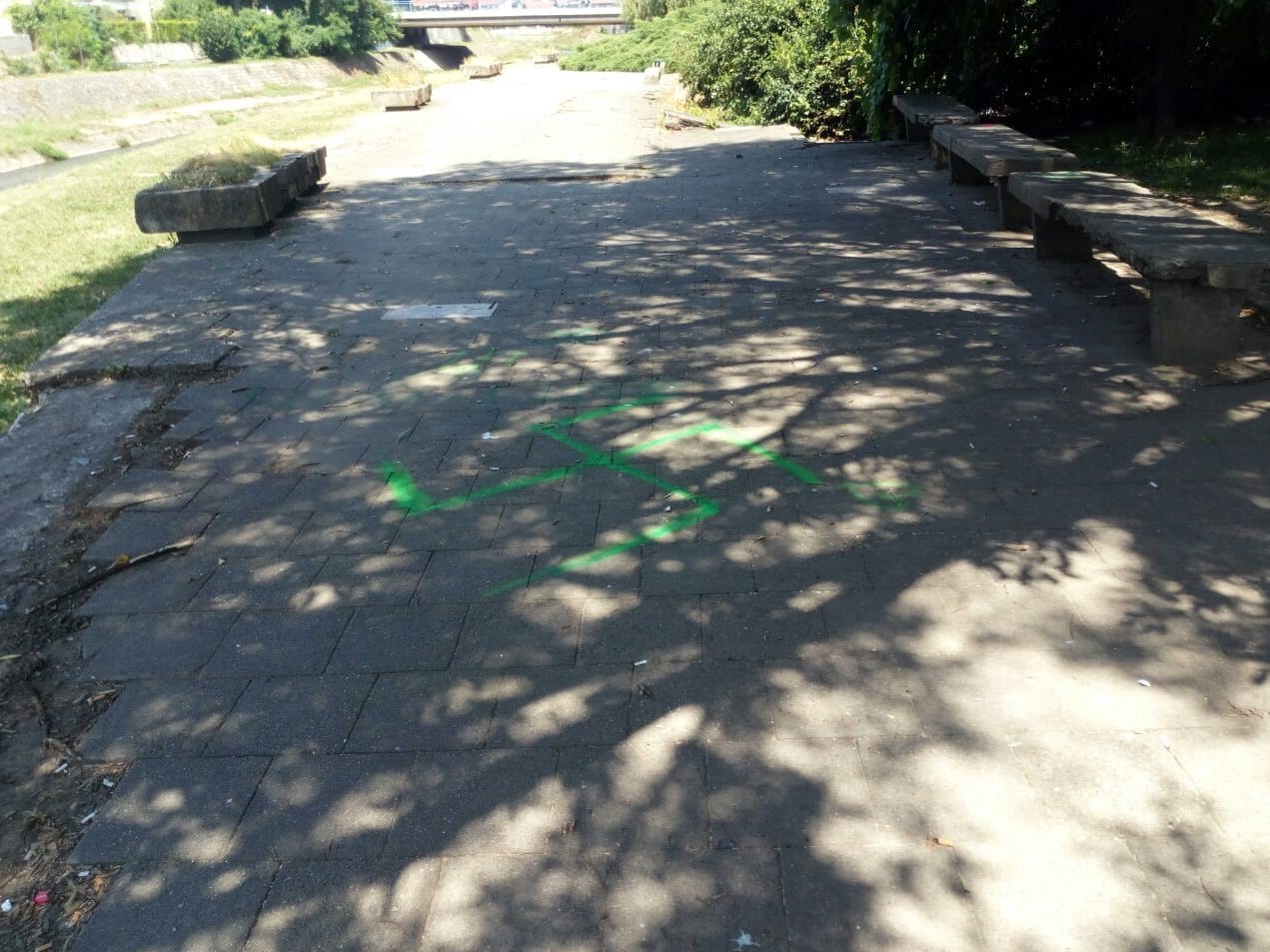 Kukasti krst Leskovac foto Lj S