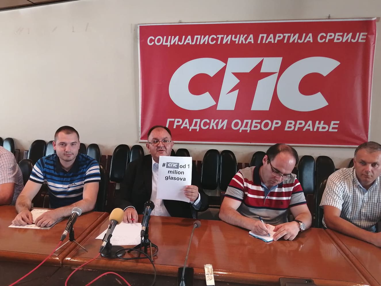 Izborna kampanja socijalista iz Vranja: SPS - jedan od milion glasova 1 antic 1odmilionglasova foto im