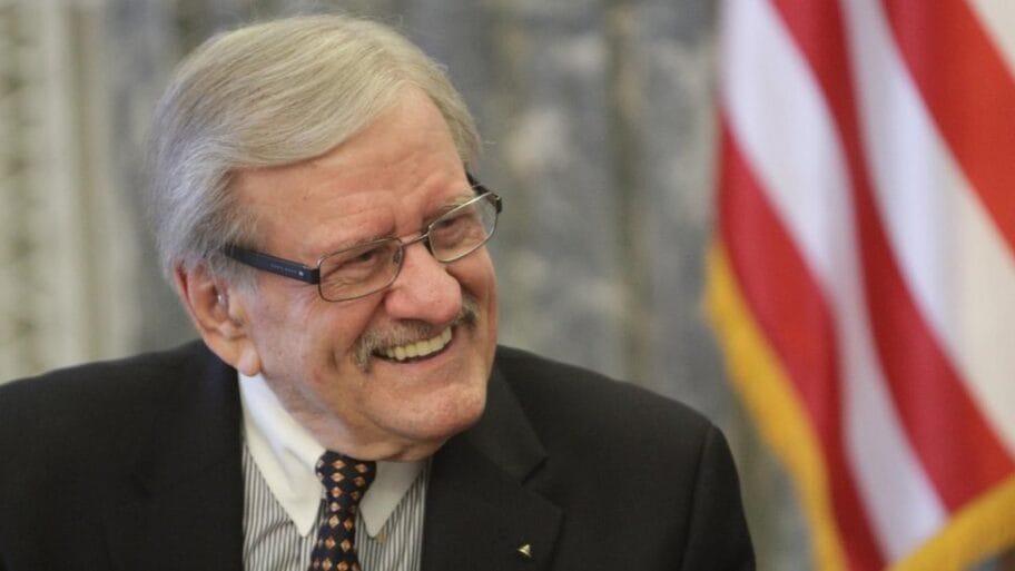 108008578 33558368 b