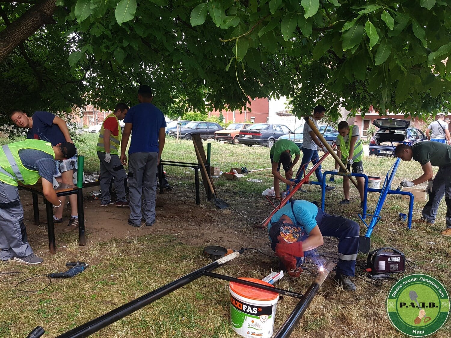 Od reciklažnog otpada aktivisti napravili teretanu na otvorenom 1 Radna akcija Delijski vis