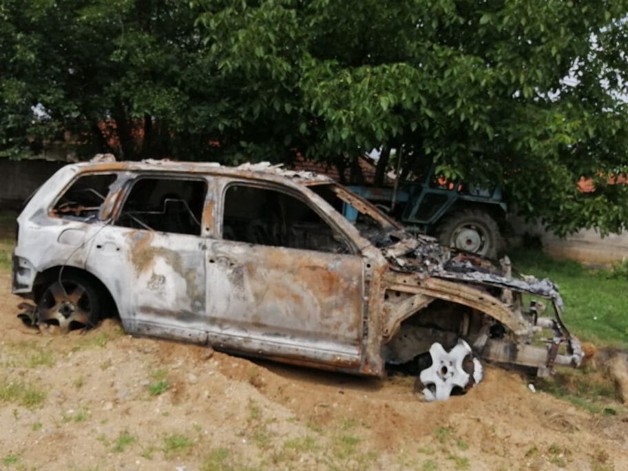 Izgoreo džip u selu kraj Vranja 20 izgoreo auto vranje 30jul2019 foto im