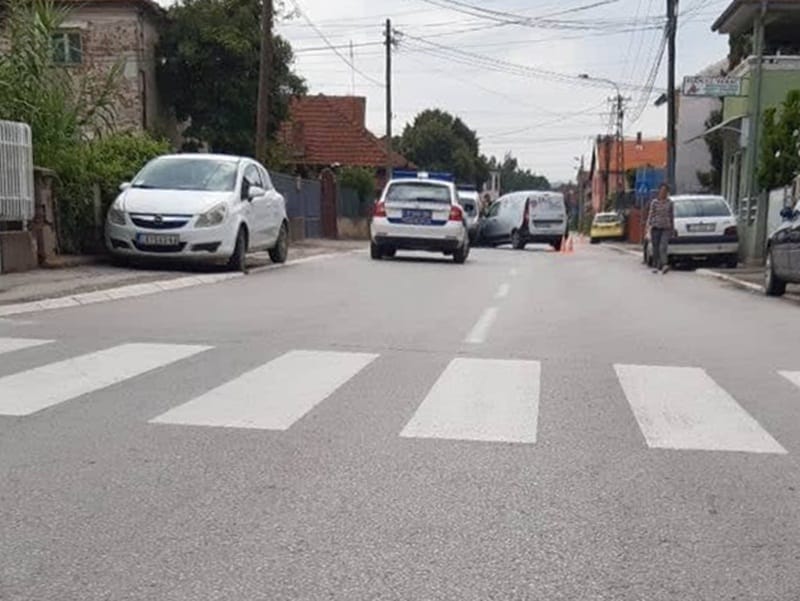 Udario u auto koji je prevozio zatvorenika, pa pobegao 16 Nezgoda Leskovac foto M S
