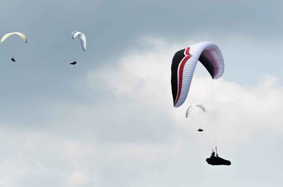 Revijalno takmičenje paraglajdera sledećeg vikenda u Leskovcu 16 Paraglajderi Predevropsko prvenstvo 2 foto Juzne vesti Vanja Keser