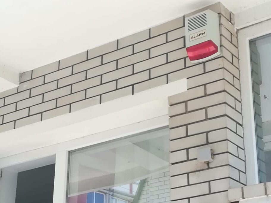 Savet policije: Stan štitite od krađe ako ne objavljujete statuse sa letovanja 2 alarm foto jcm