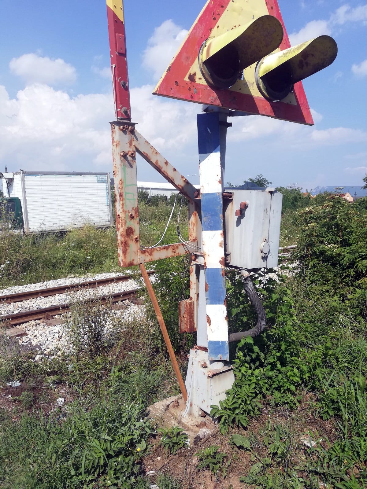 Motka drzi rampu foto citalac