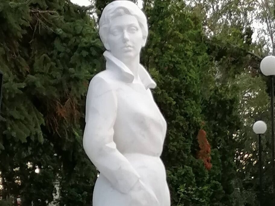 Spomenik Svrljig foto Aleksandar Kostic