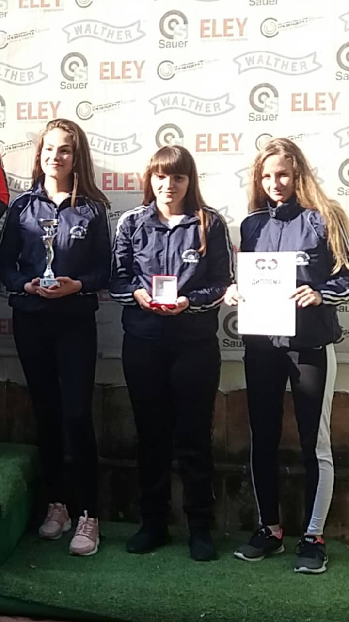 Tri državne medalje za mladu nišku strelkinju i jedna za ekipu iz Niša 2 ekipa sk nis 1881, foto lm