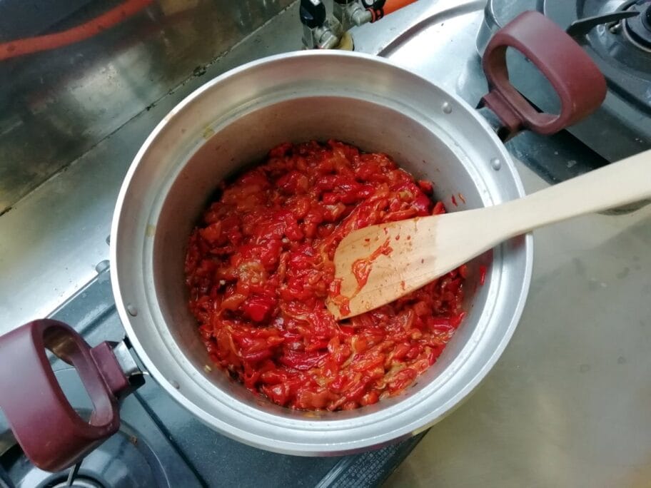 “Izađi mi na teglu”: Potraga za najboljim majstorima ajvara u Srbiji kreće iz Merošine 16 Paprika u Japanu11 foto J M