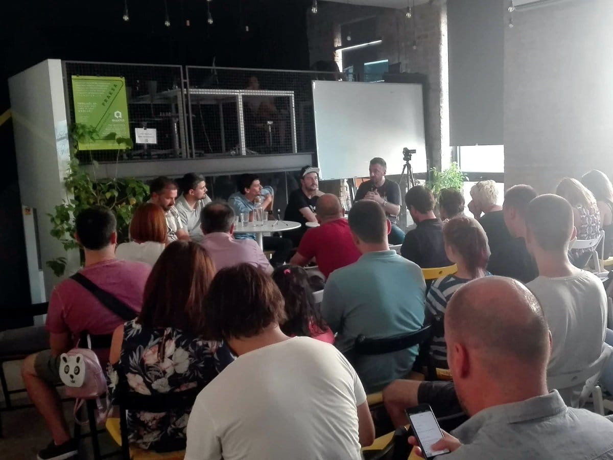 Deli tribina foto JV