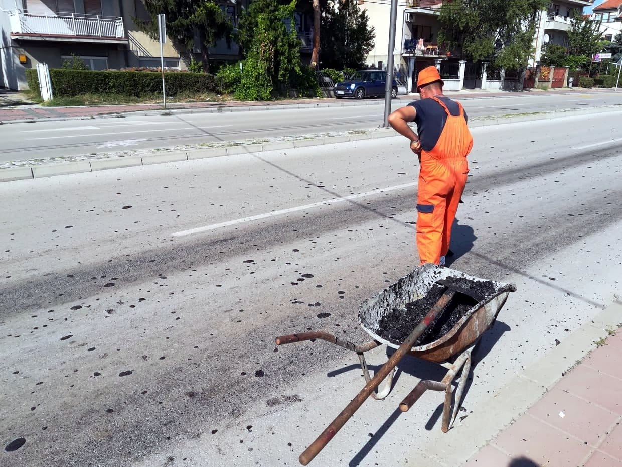 Somborski bulevar prosut asfalt foto JV