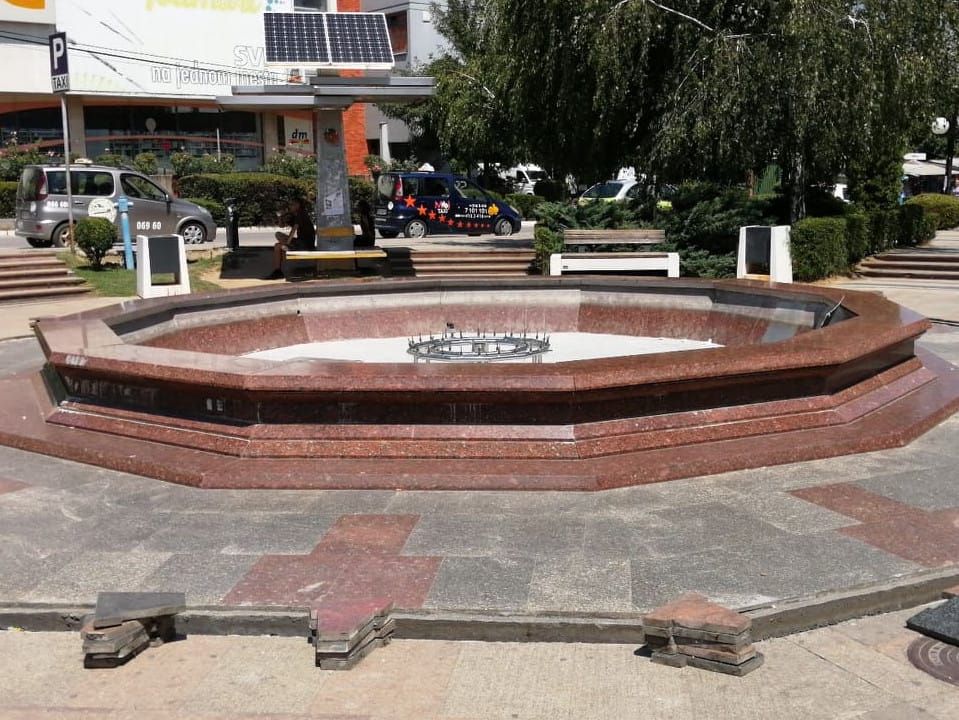 Obnavlja se fontana u Vranju jer su se građani povređivali na njoj 1 fontana vranje rekonstrukcija foto im