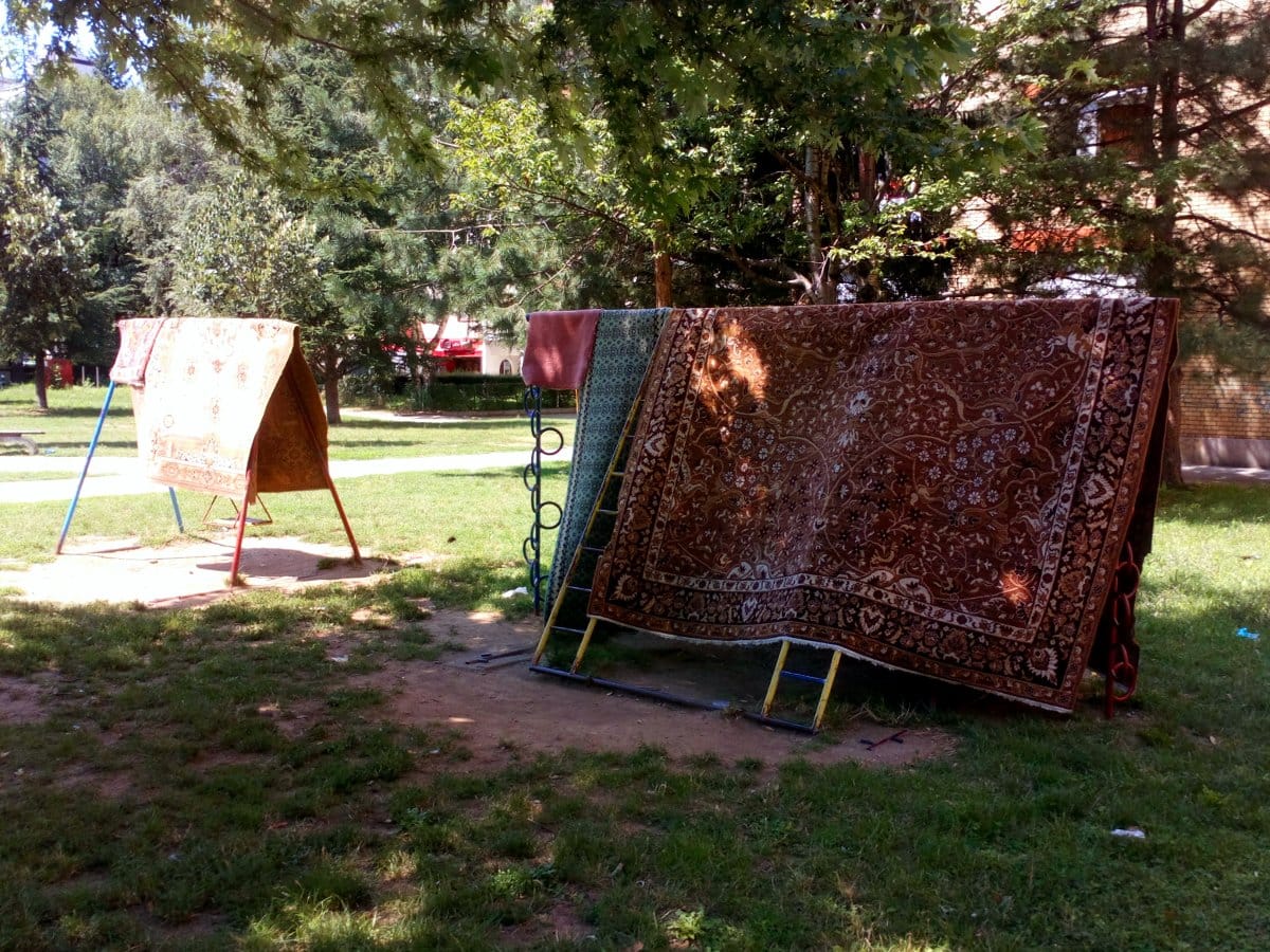 Tepisi na mobilijaru; foto: čitalac