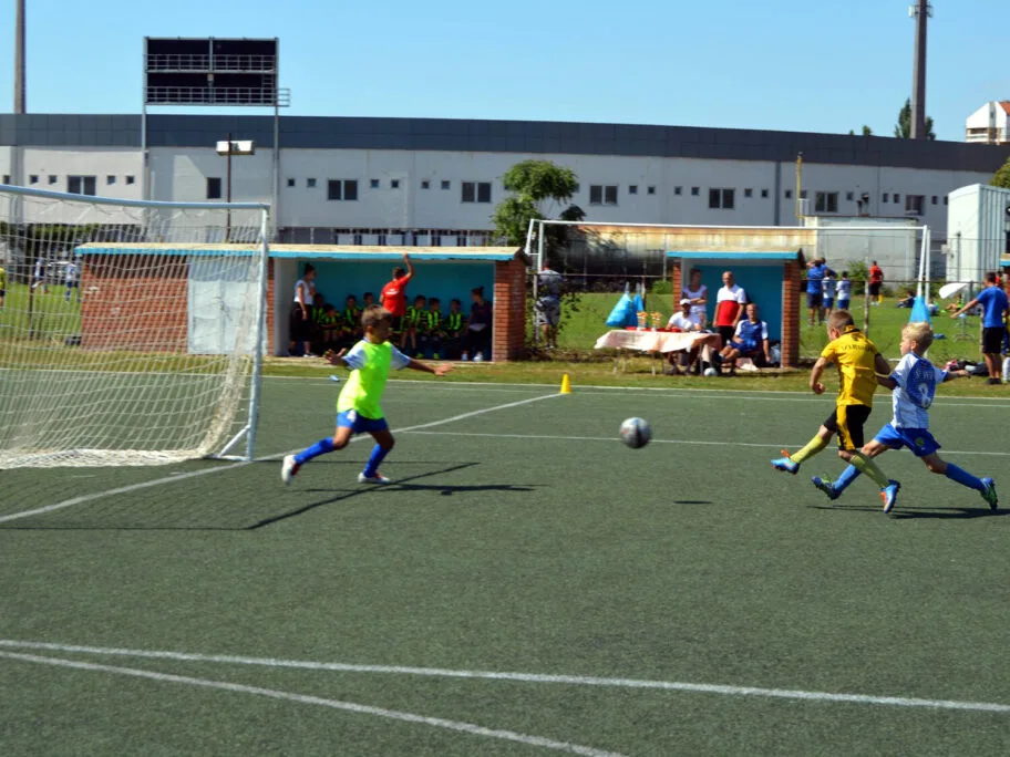 Turnir Radnicki foto Omladinsko skola fudbala Ivan Krstic Beli