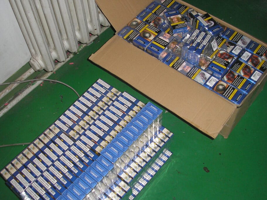 Na Gradini zaplenjeno 50 bokseva cigareta, amfetamin i 17.000 evra 18 Krijumcarene cigarete