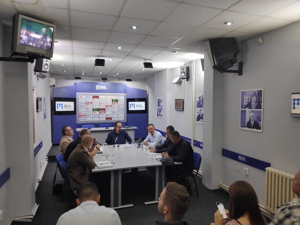 okruglisto opozicija foto jv