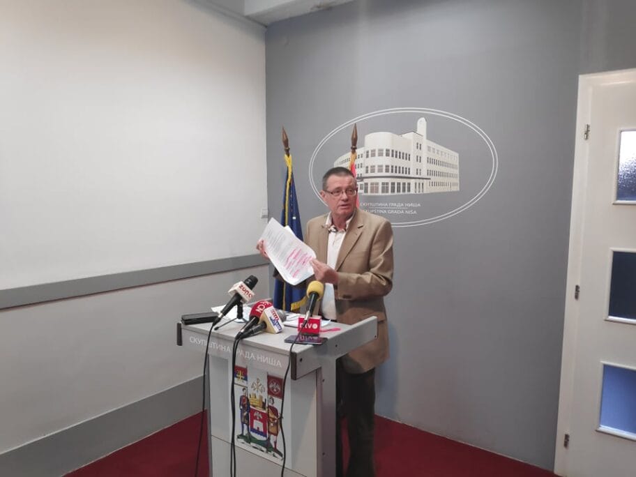 Bane Jovanović pred sutrašnju Skupštinu: Izneću dokaze o sprezi niških političara i građevinske mafije 16 bane foto jv