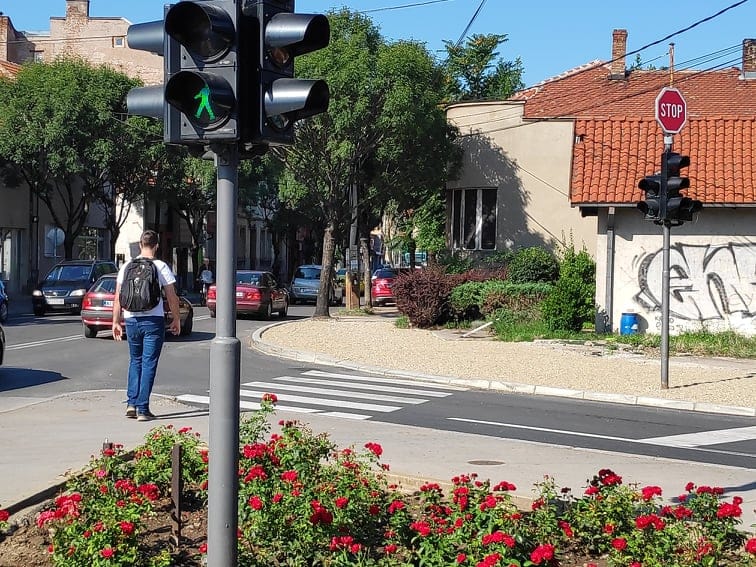 Kosovke devojke raskrsnica foto V M R