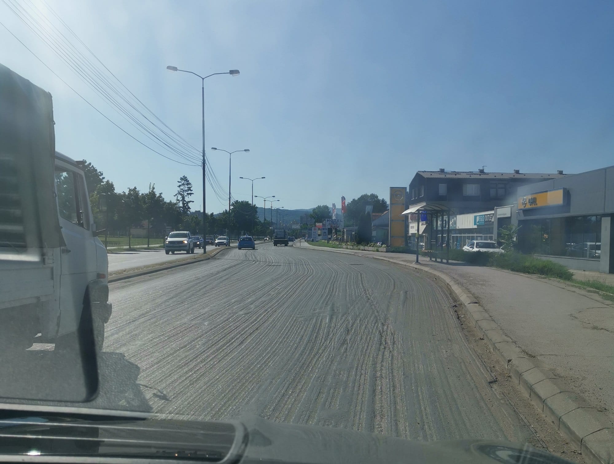 Bulevar Nikole Tesle nerekonstruisana deonica Prijavi problem