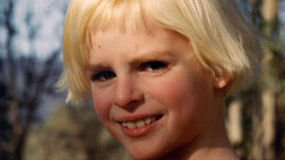 108395895 blond haired boy976650