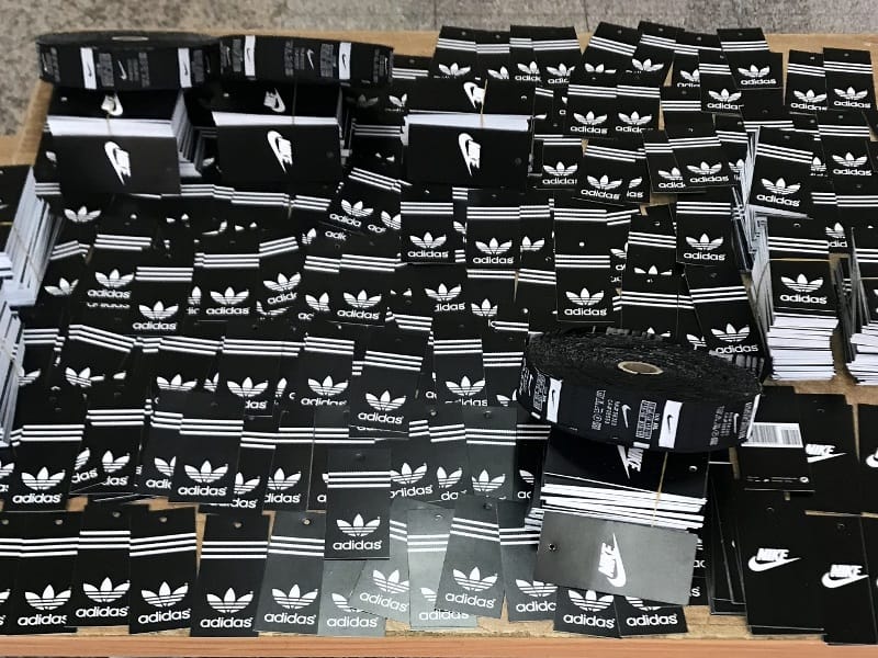 zaplenjene etikete foto uprava carina