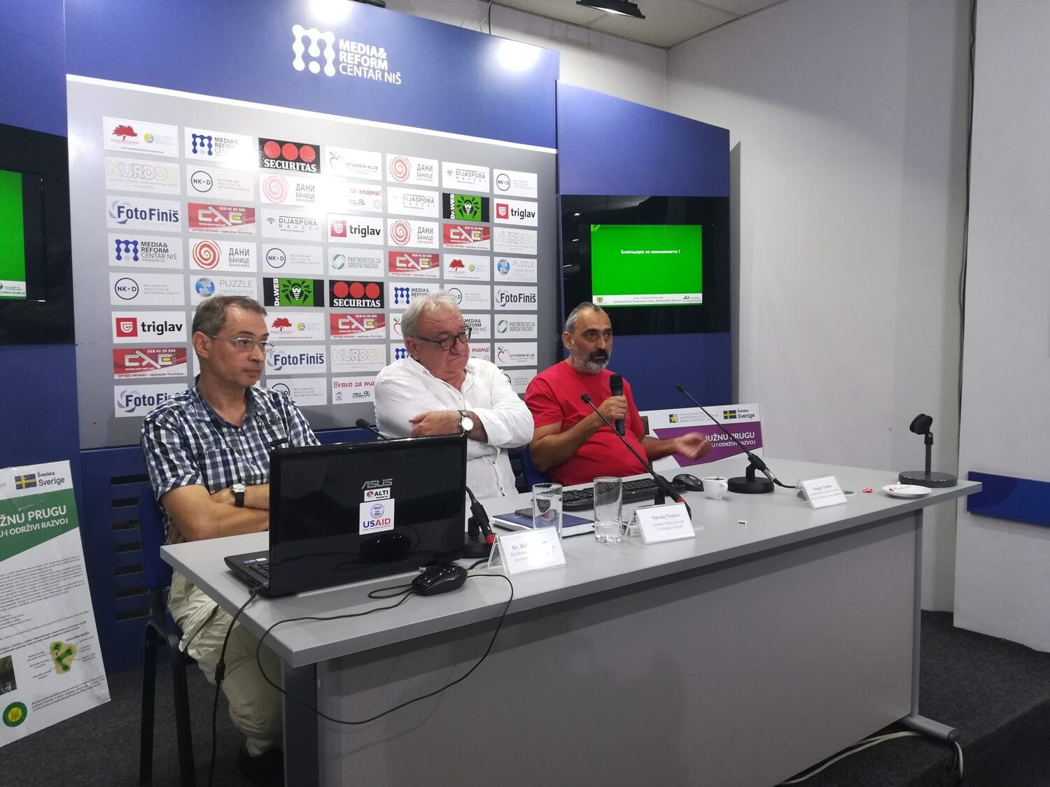 Drustvo Stara planina Dragan Taskov i Dusan Mijovic i Nikolaj Nencev Bugarska Bitka za juznu prugu konferencija Medija centar foto Juzne vesti Milica Jovanovic scaled