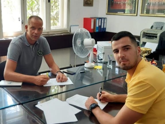 Petar Petrovic rukometas foto RK Zeleznicar