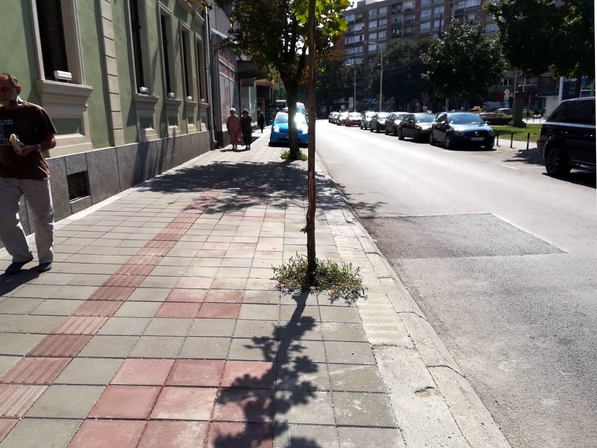 Trotoar Trg Pavla Stojkovica7; foto: JV-J. A