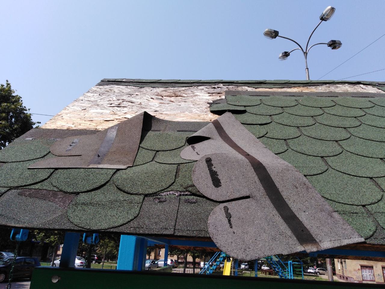 Polomljeno igralište na Bulevaru - ničije dete? 1 viber image 2019 09 03 09 01 30