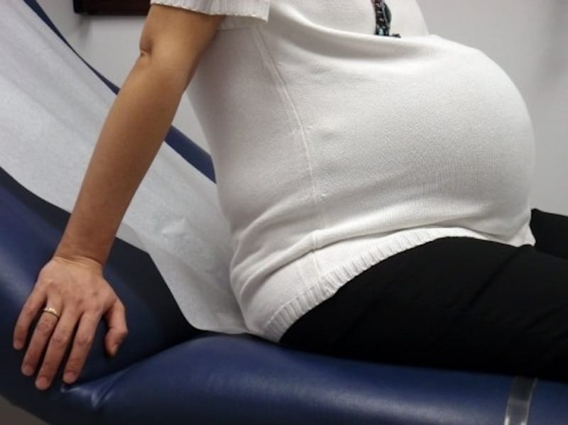 Među lekarima sa koronom i ginekolozi, trudnicama savet iz Doma zdravlja da dolaze samo ako je hitno 1 trudnica