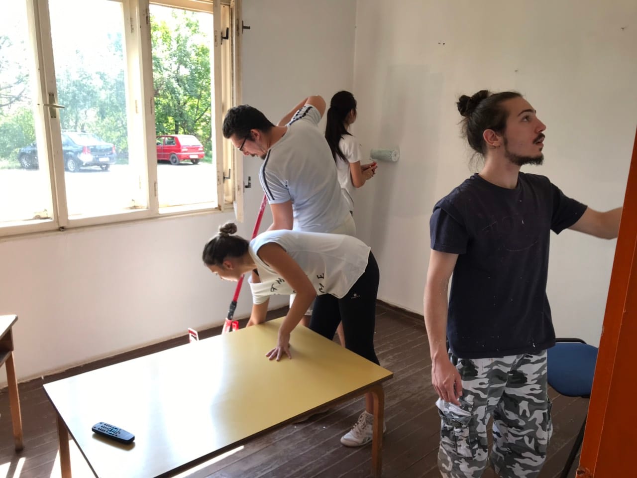 Rotarijanci okrečili prostorije škole u Jasenoviku 1 IMG 6fc5c51dcb90cb0d4b267c2a0751992f V