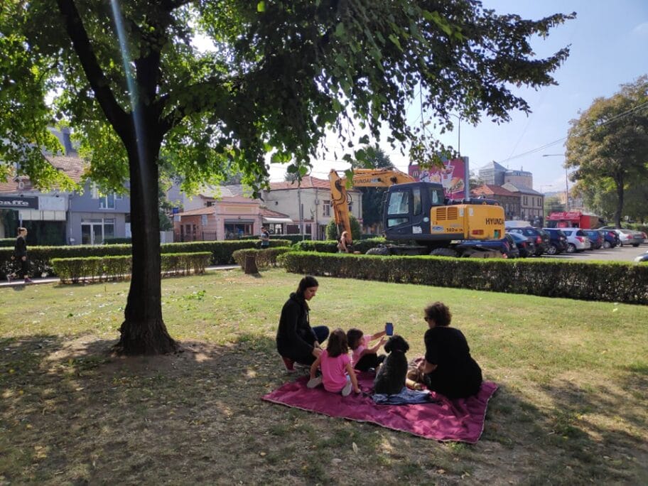 Gradjani protest drvo foto V M R