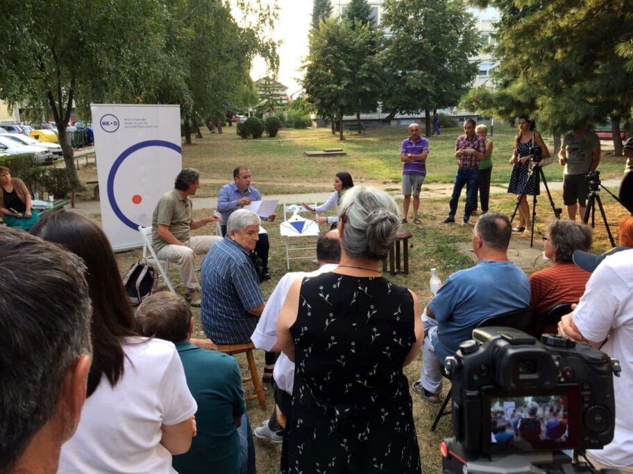 Debata u Dubočici: Građani ne žele zgradu, investitor kaže - za posečeno drvo dobićete 60 komšija 8 Debata Dubocica foto JV