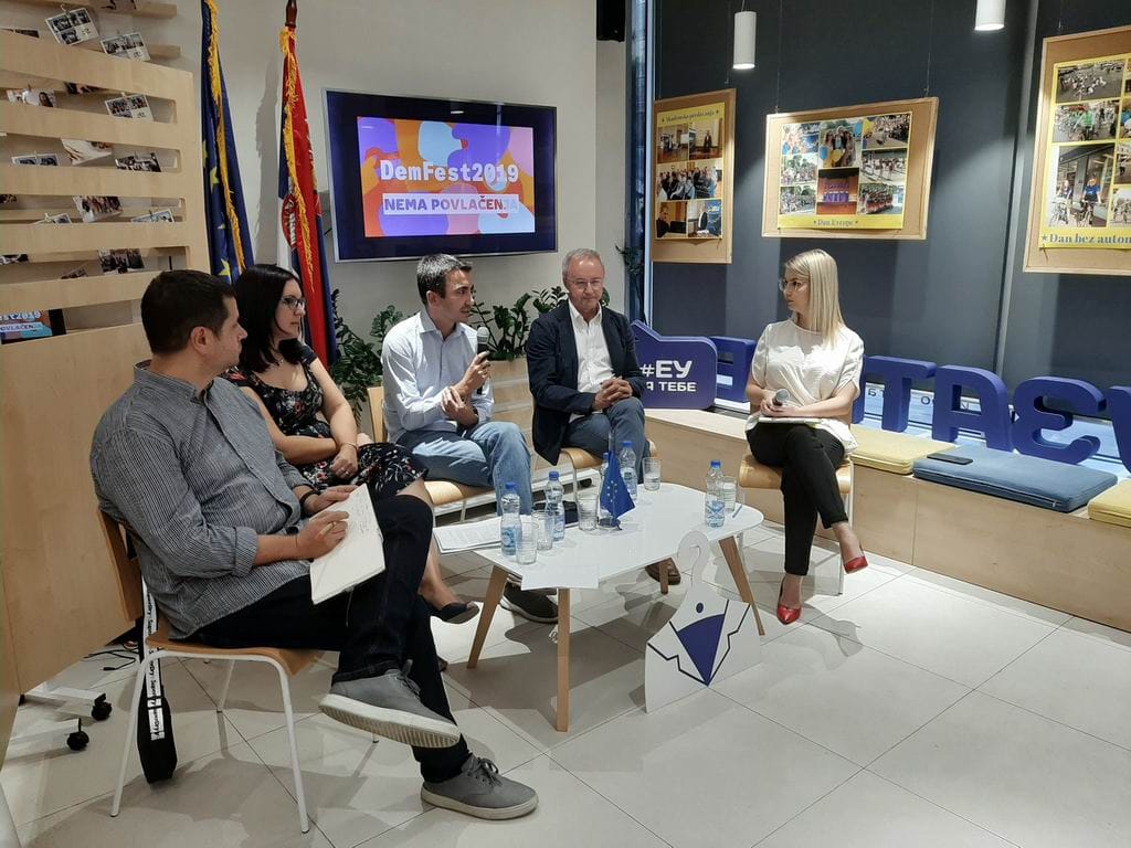 Tribina NKD: Da bi glasači bili birači neophodna promena izbornog sistema 1 Glasac birac 1