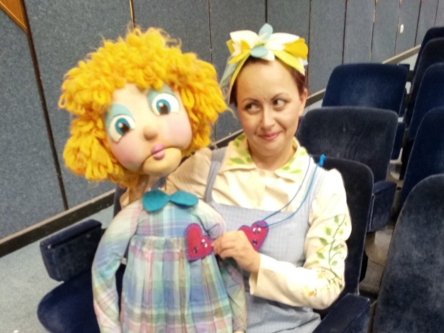 Glumica niškog Lutkarskog treći put nagrađena za ulogu male Ide 1 mala ida foto pozoristelutaka scaled