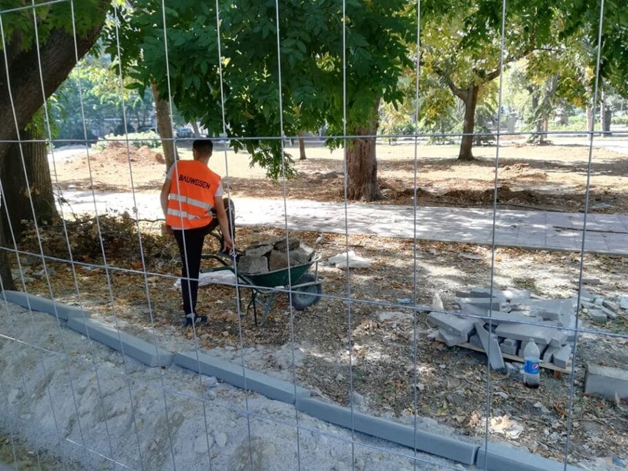 Park na niškom keju se i dalje rekonstruiše, a izvođač tvrdi da su radovi gotovi 19 radnik foto jovana adamovic