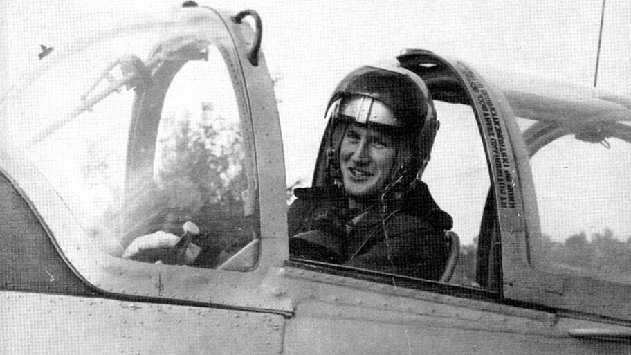 108890073 cockpitpic 976650