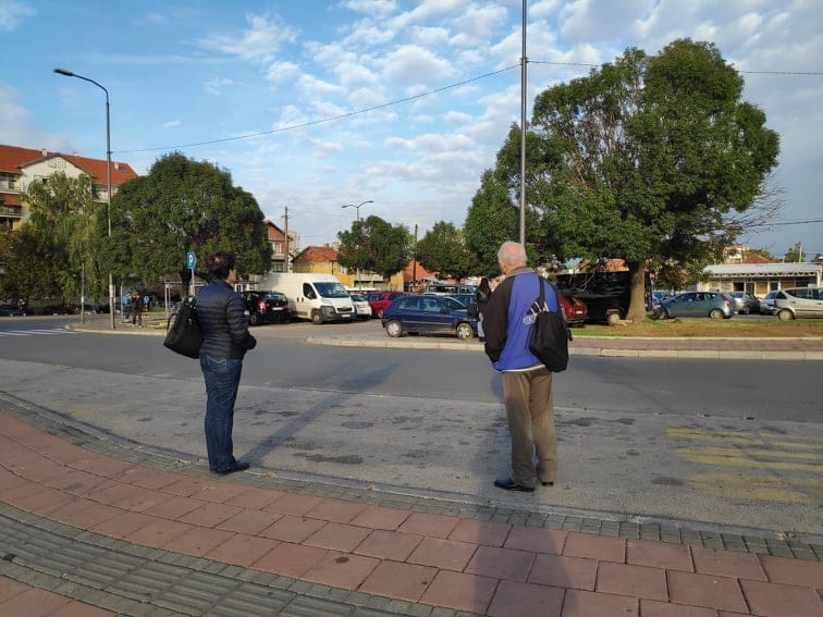 Cekanje autobusa Cele kula foto V M R