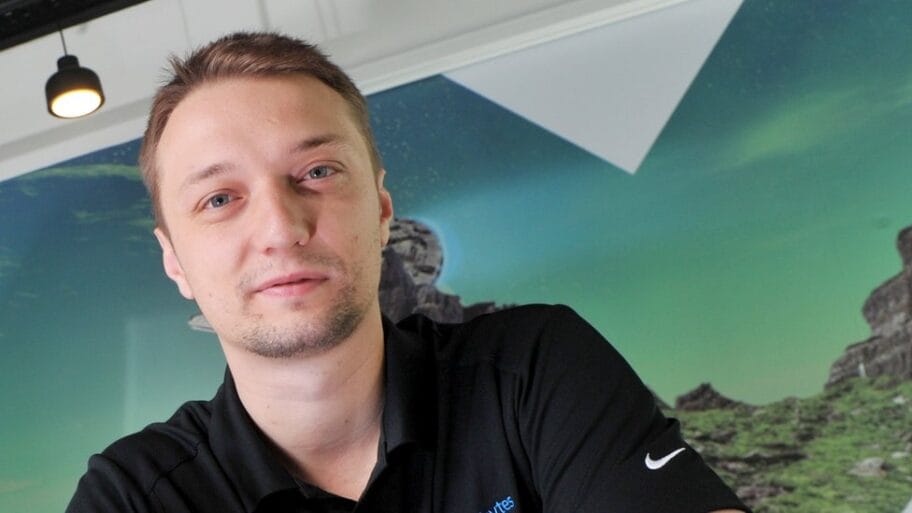 107943852 pv140416malcork15 1