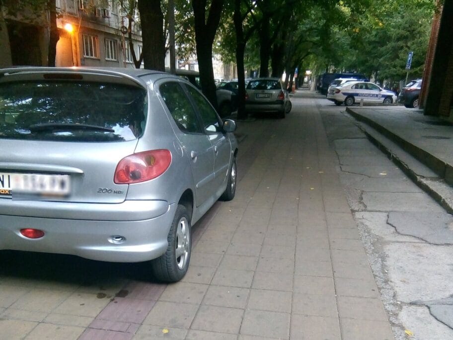 Parkiranje staza za slepe Prijavi problem