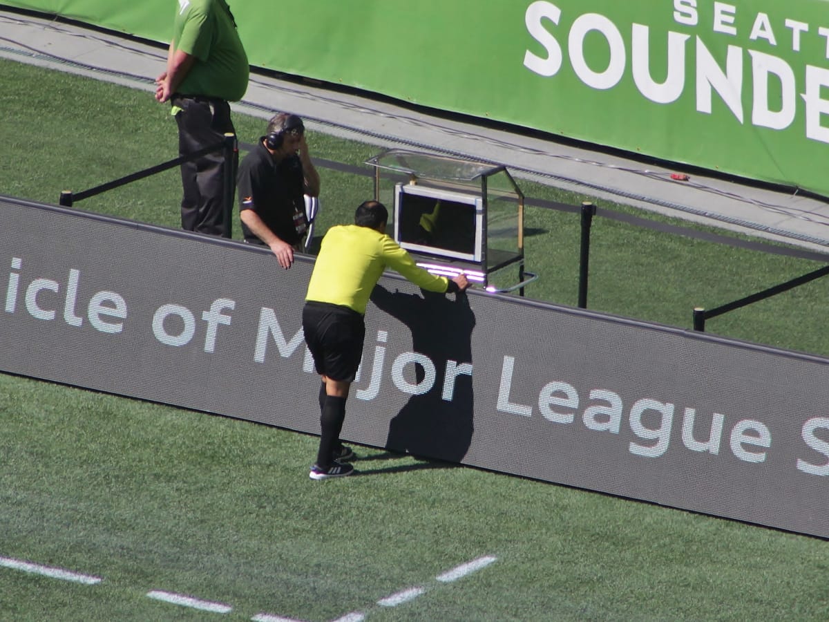 Baldomero Toledo checks VAR Seattle Sounders vs Sporting Kansas City