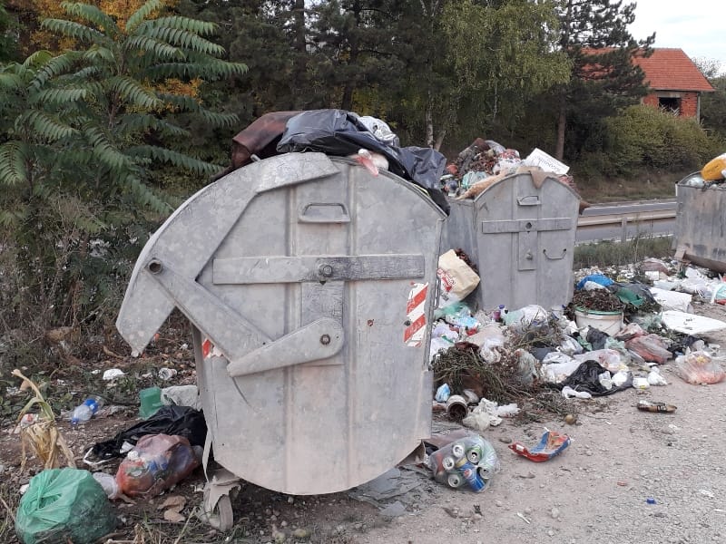 Smece Crvena Reka foto M R