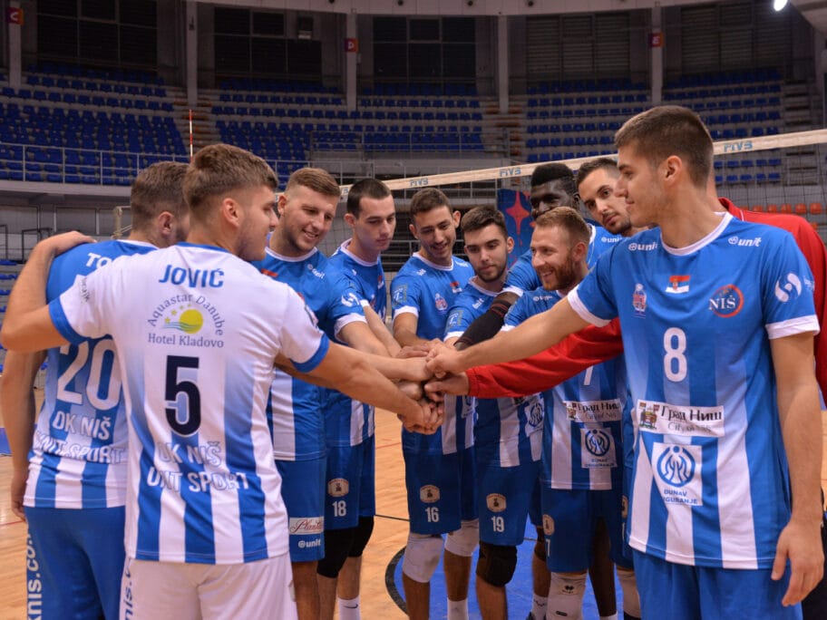Niški odbojkaši dočekuju "fenjeraša" u hali "Čair" 2 ok nis grupna foto vanja keser