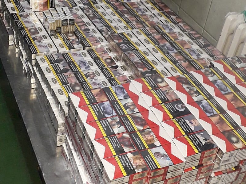 zaplenjene cigarete foto Uprava carina