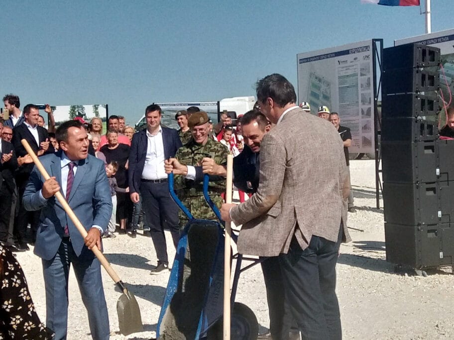 vucic fabrika foto Lj M