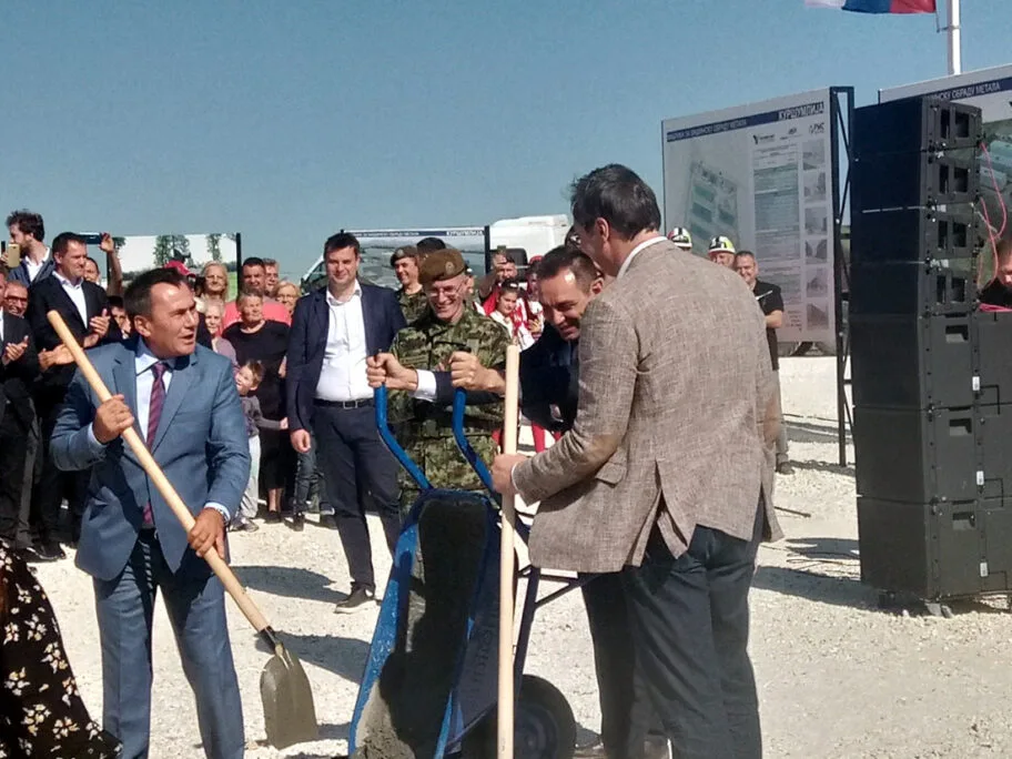 vucic fabrika foto Lj M