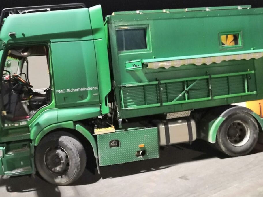 Krijumčario 25 kg marihuane, puške i samostrel - uhvaćen na Merdaru 7 kampercarina