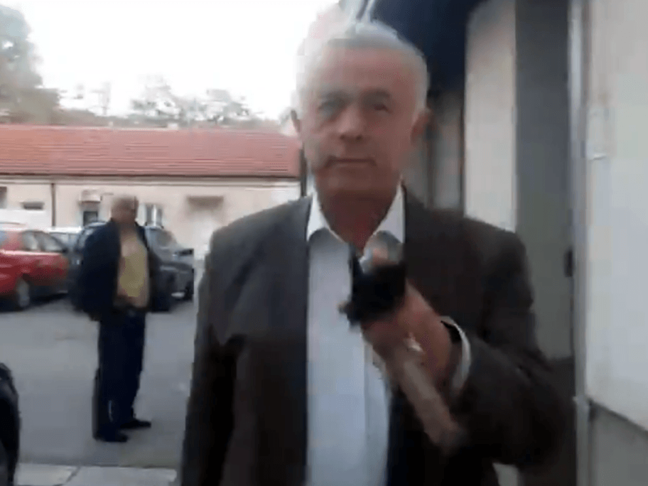Načelnik Gradske uprave izbio telefon iz ruku odbornika Nonića u prenosu uživo 20 ljubisa janic printskrin niska incijativa