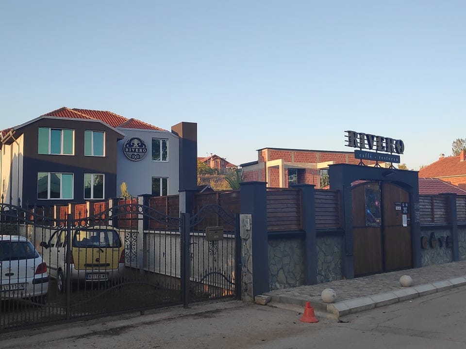 Građani koji se žale na objekat izgrađen nasred ulice ostali bez obećanog sastanka sa čelnicima grada 1 rivero foto vesna milic